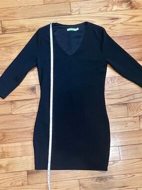 🖤Bishop + Young🖤 Black bodycon V-neck dress, long sleeve size L